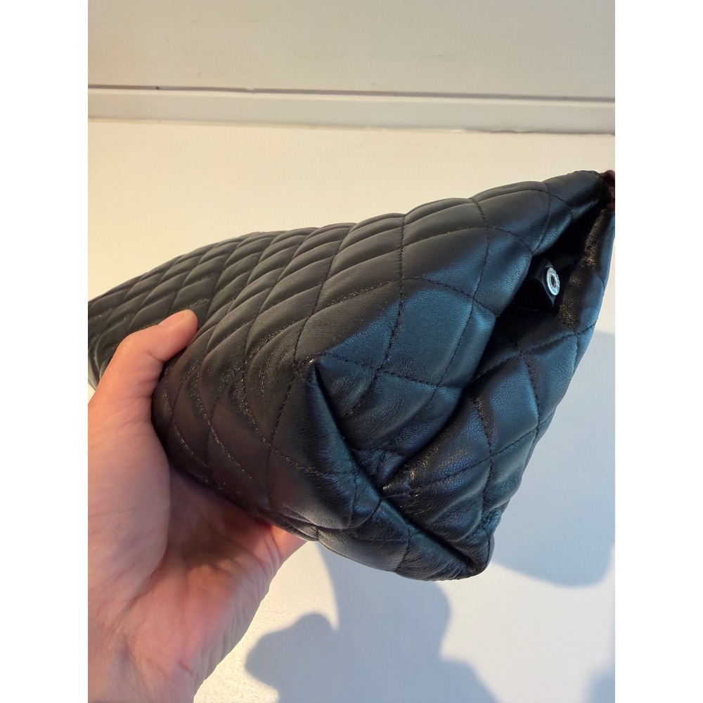 Chanel O-Case Pouch Black‎ Quilted Lambskin Leather Silver CC Logo A69260 Italy - Picture 5 of 10